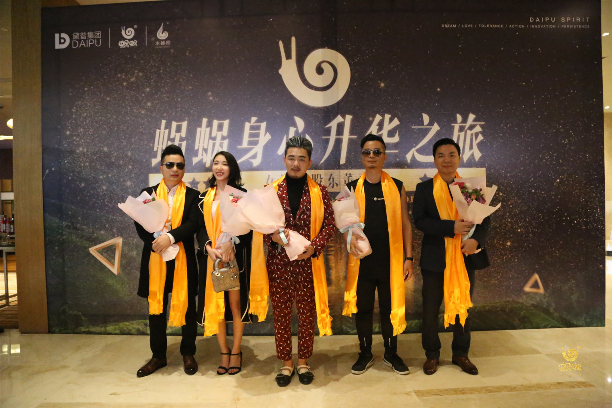 蝸蝸豪華自駕游，美女帥哥帶你走玩轉(zhuǎn)桂林